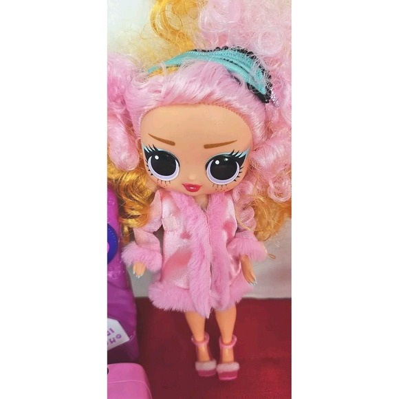 L.O.L.Surprise! Tweens Babysitting Sleepover Party with 20+ Surprises - Picture 3 of 14